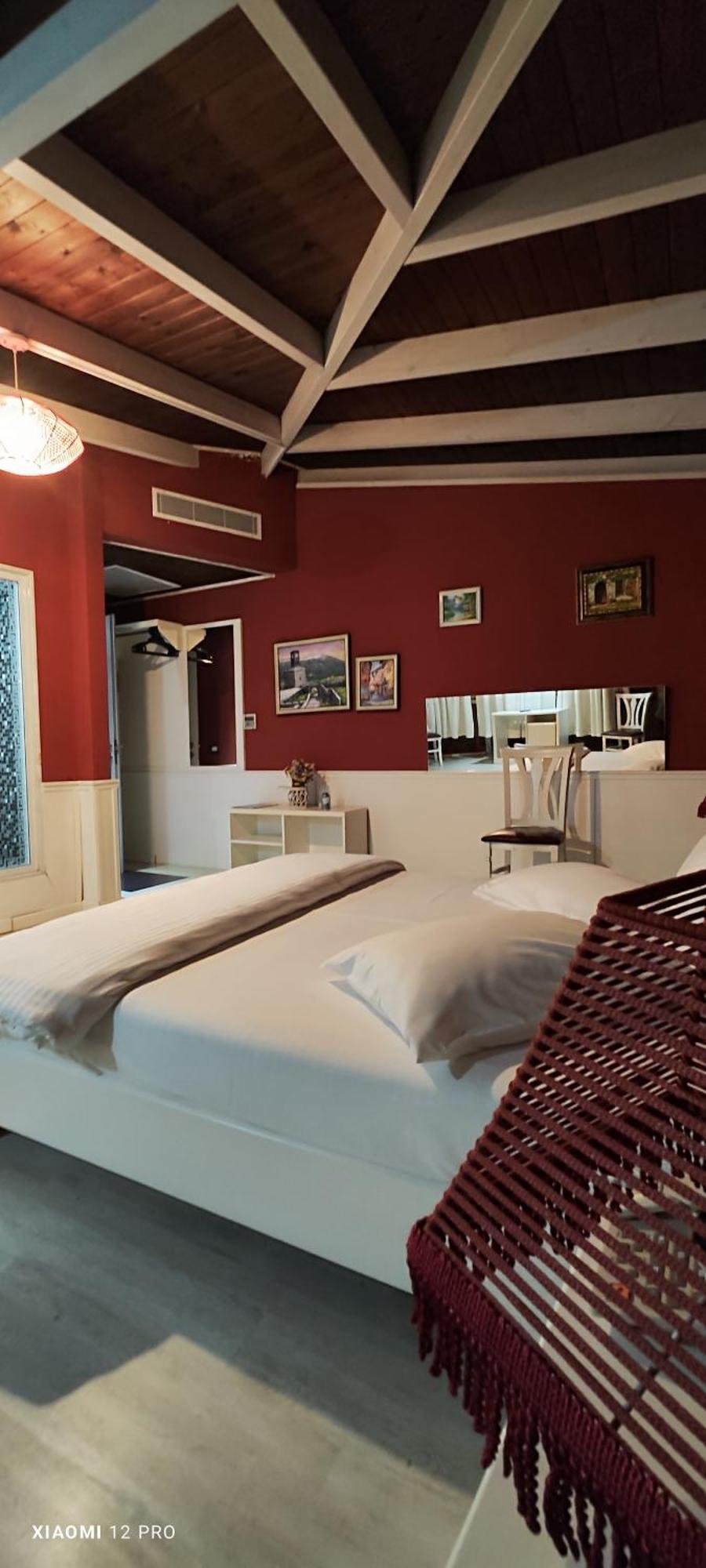 Hotel Kastria Tirana Eksteriør billede