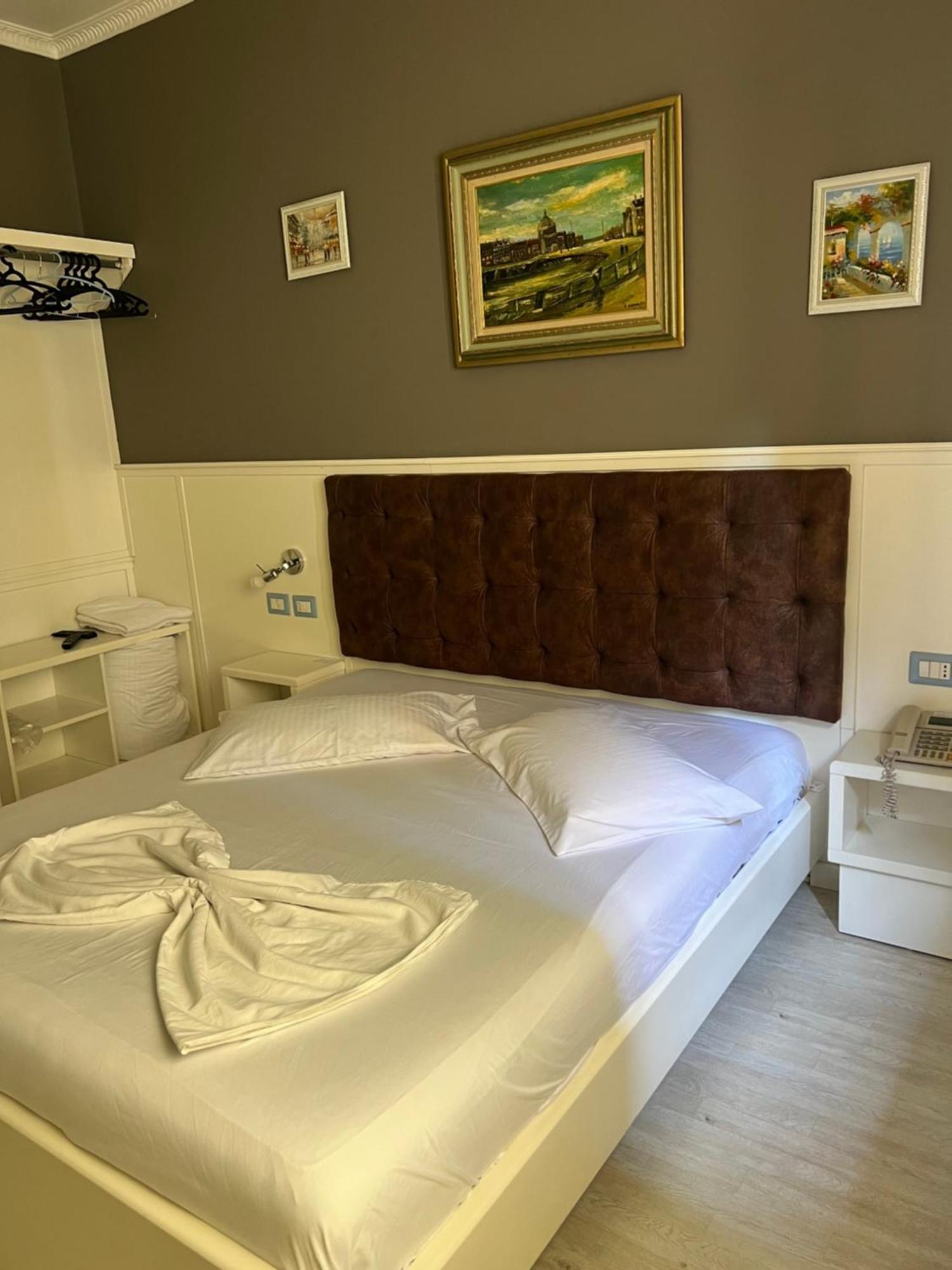 Hotel Kastria Tirana Eksteriør billede