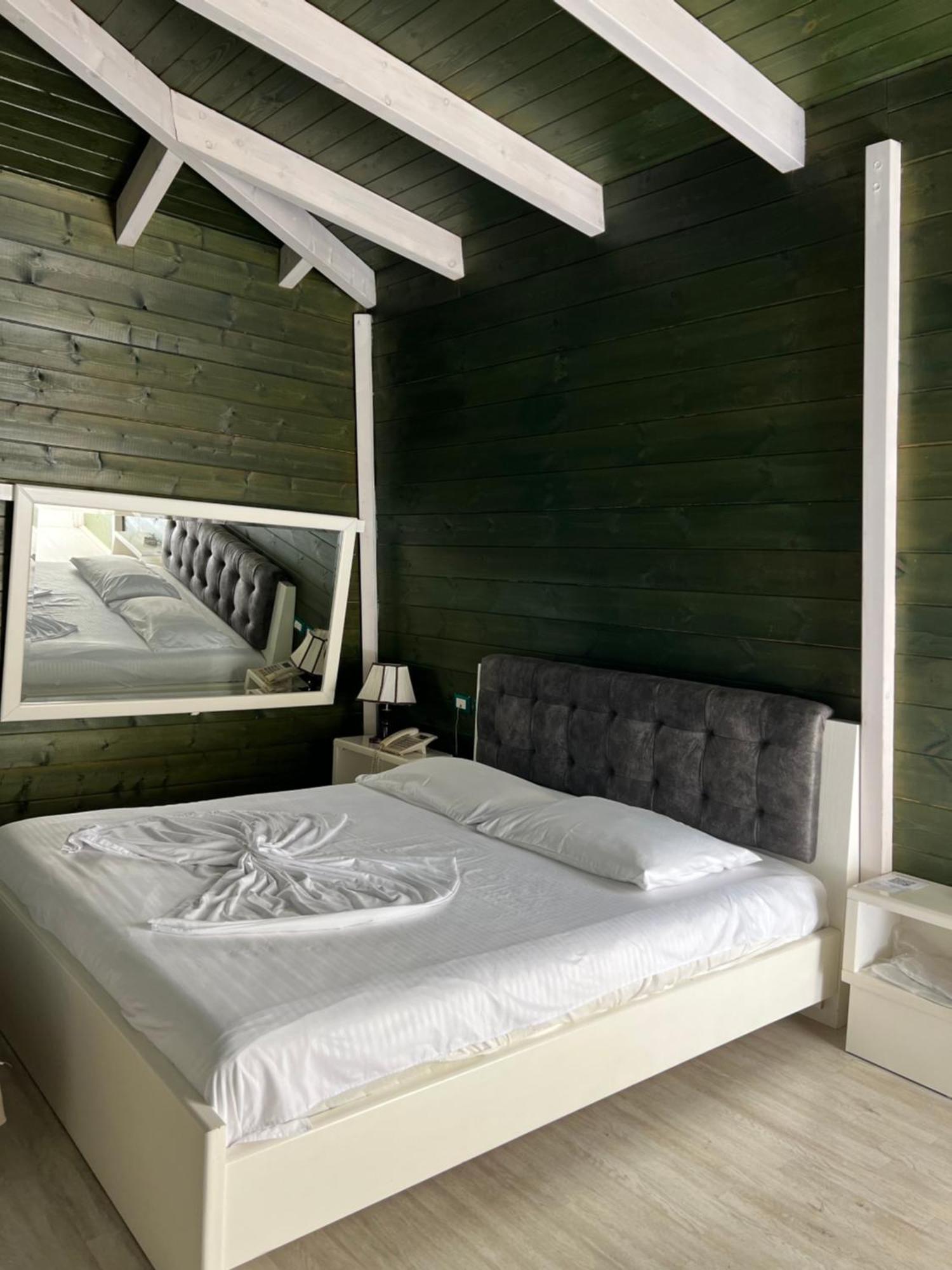 Hotel Kastria Tirana Eksteriør billede