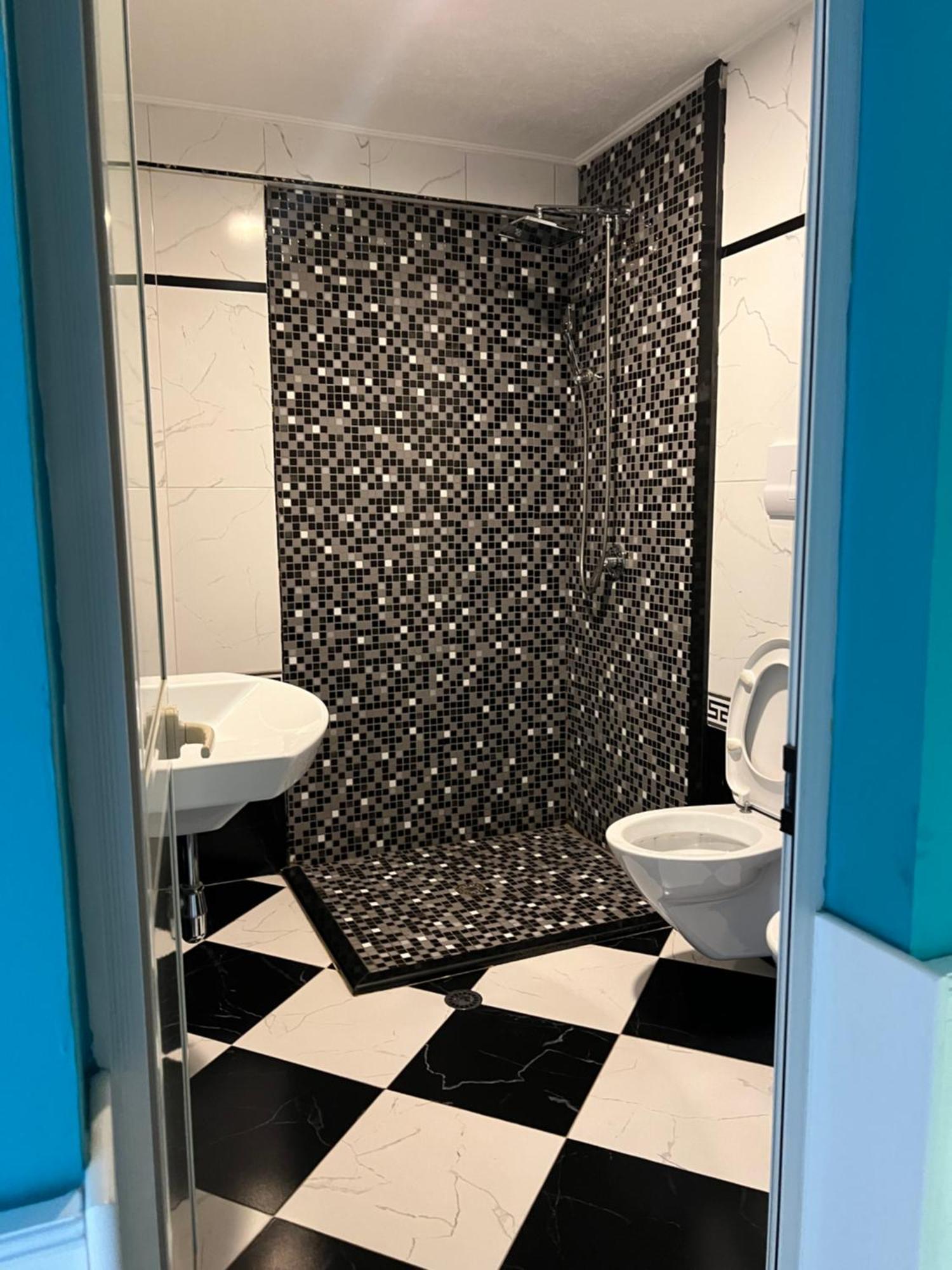 Hotel Kastria Tirana Eksteriør billede