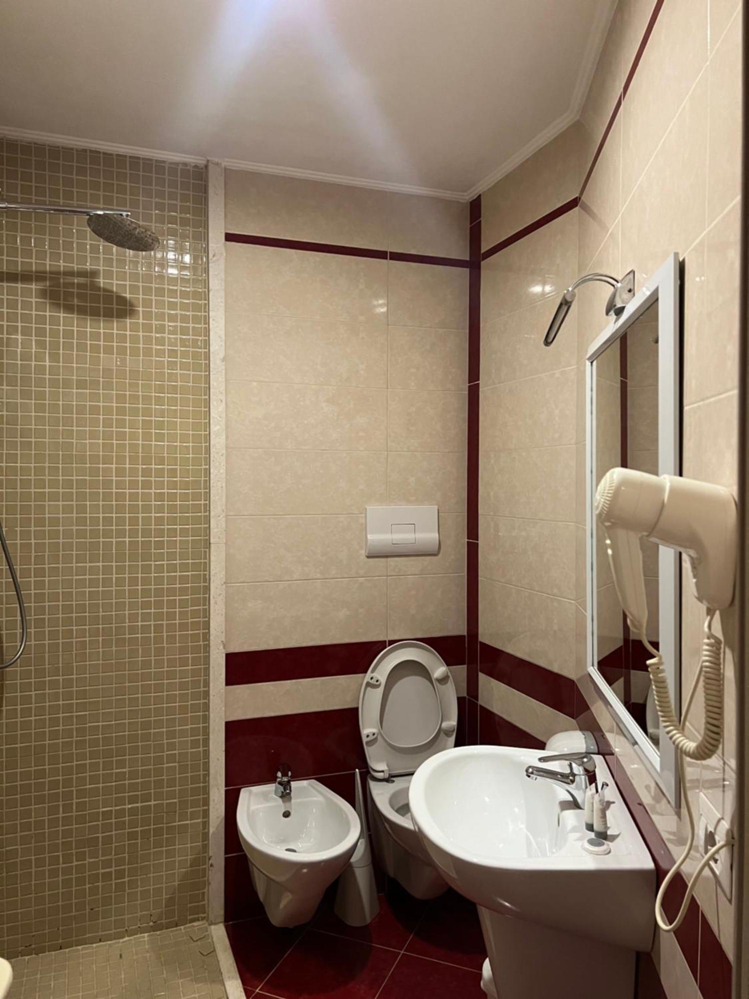Hotel Kastria Tirana Eksteriør billede