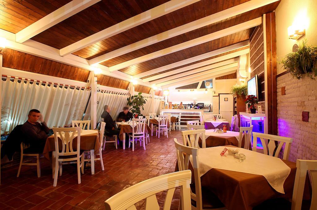 Hotel Kastria Tirana Eksteriør billede